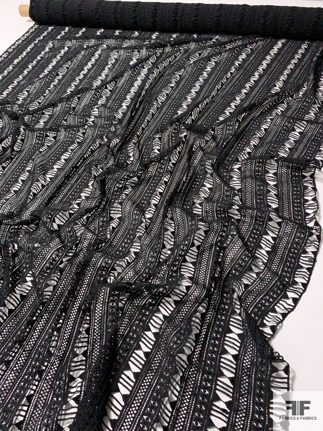 Ethno-Geometric Guipure Lace - Black