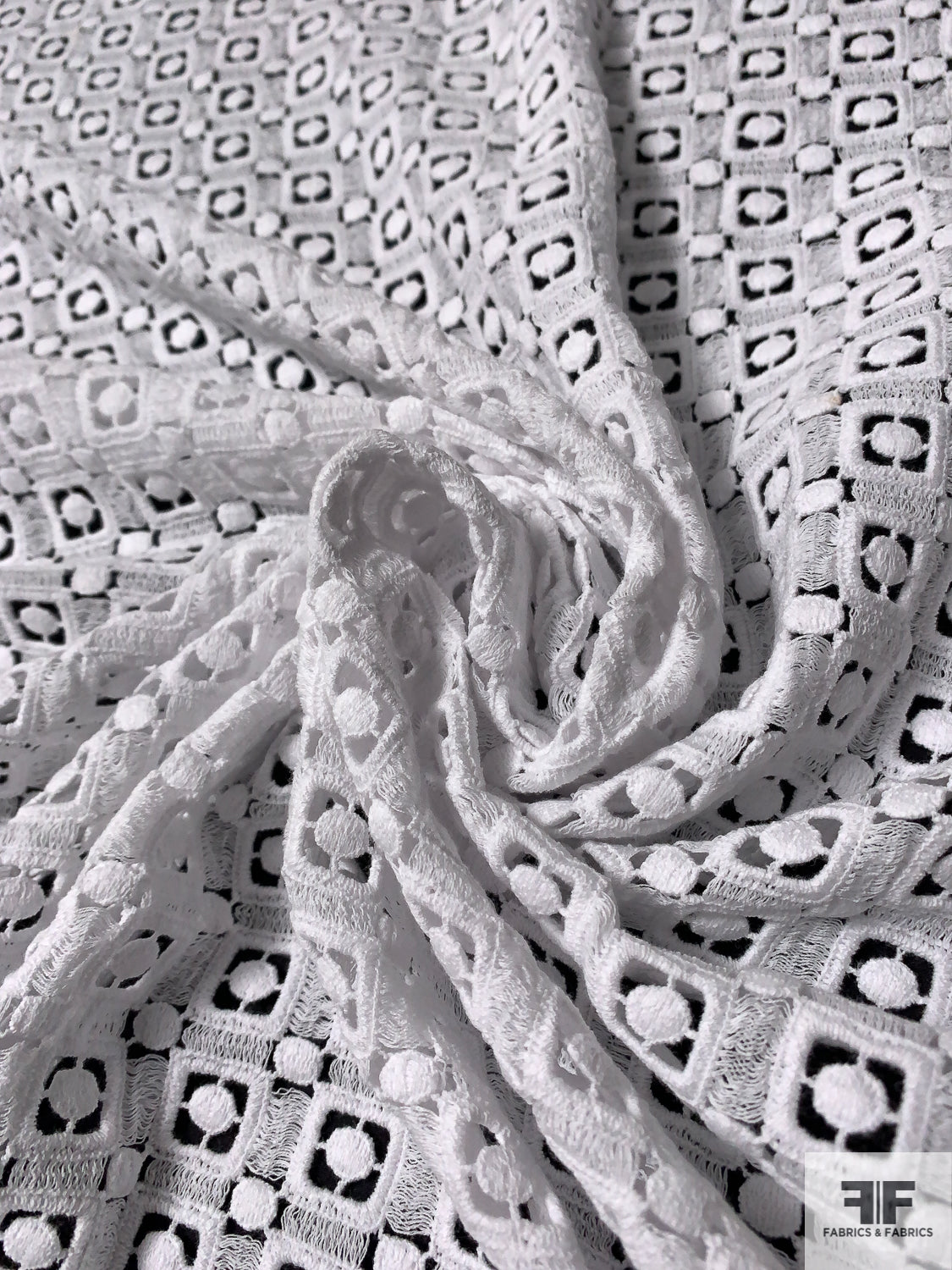 Circle Square Geometric Guipure Lace - White