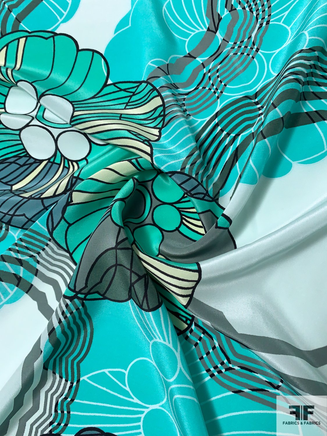 Silk fabric, Versace Versatile Seaweed Green Camo Silk Crepe (Made