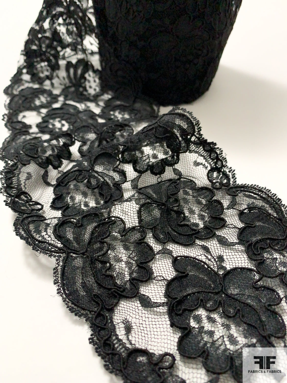 Black Shells Scalloped Embroidered Lace Trim - 1.125 - Embroidered &  Eyelet - Lace - Trims
