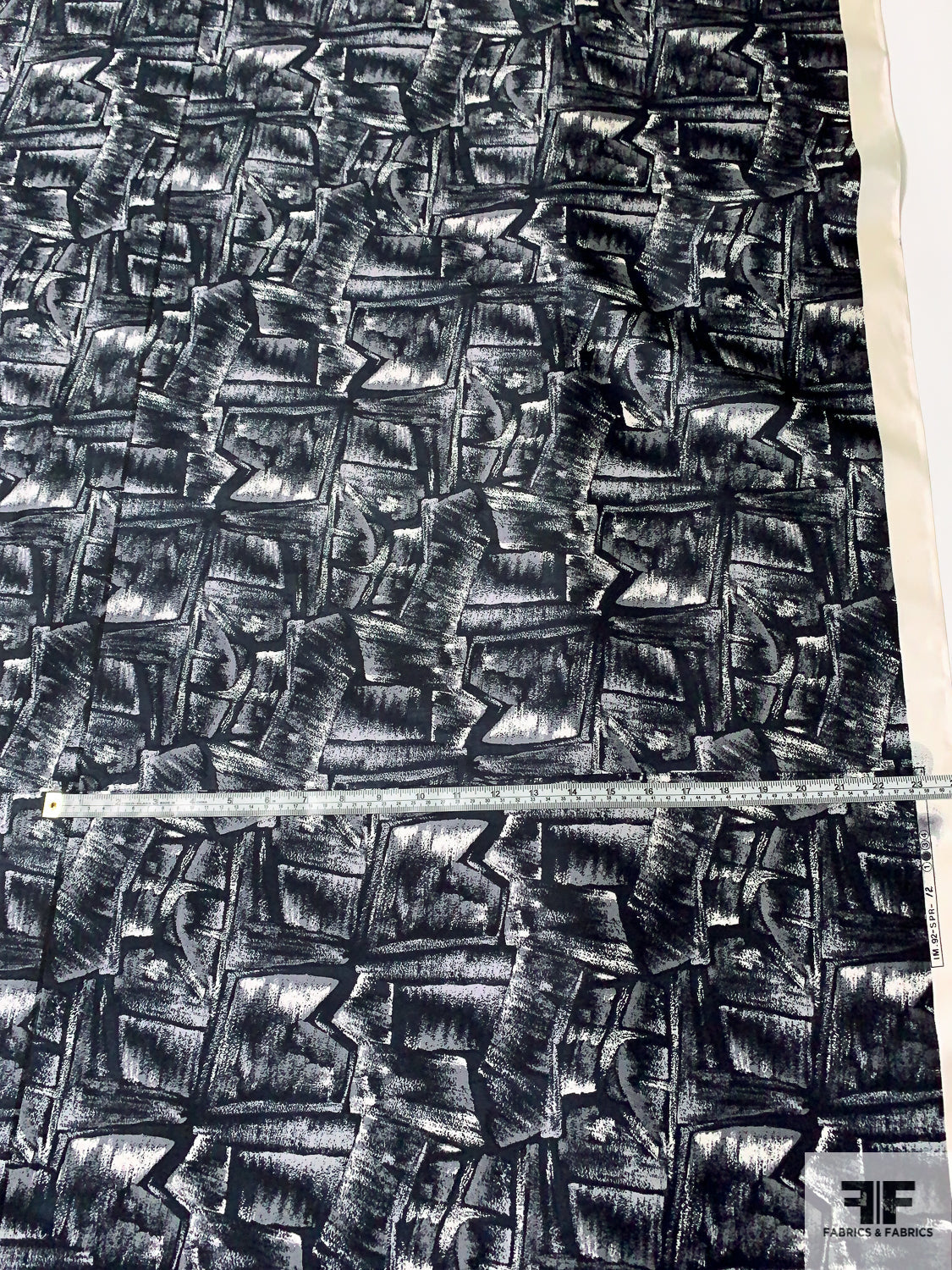 Graphic Shapes Printed Vintage Fine Silk Twill - Black / Grey / Off-White
