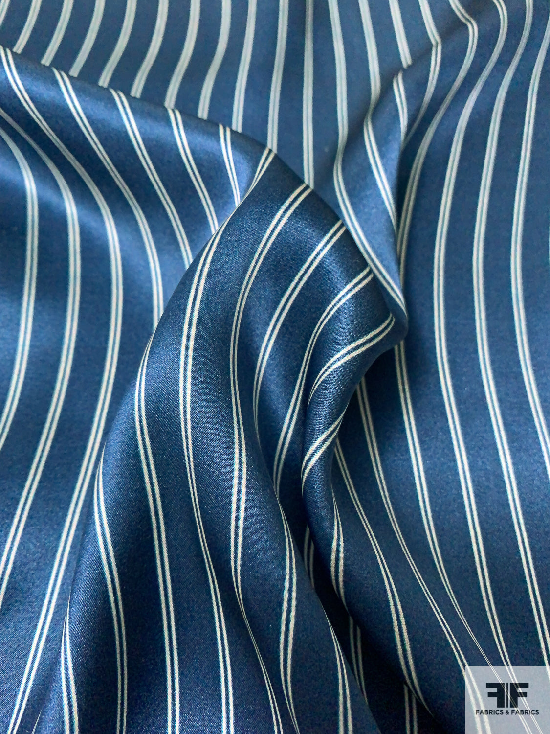 Vertical Duo Striped Printed Silk Charmeuse - Navy / White