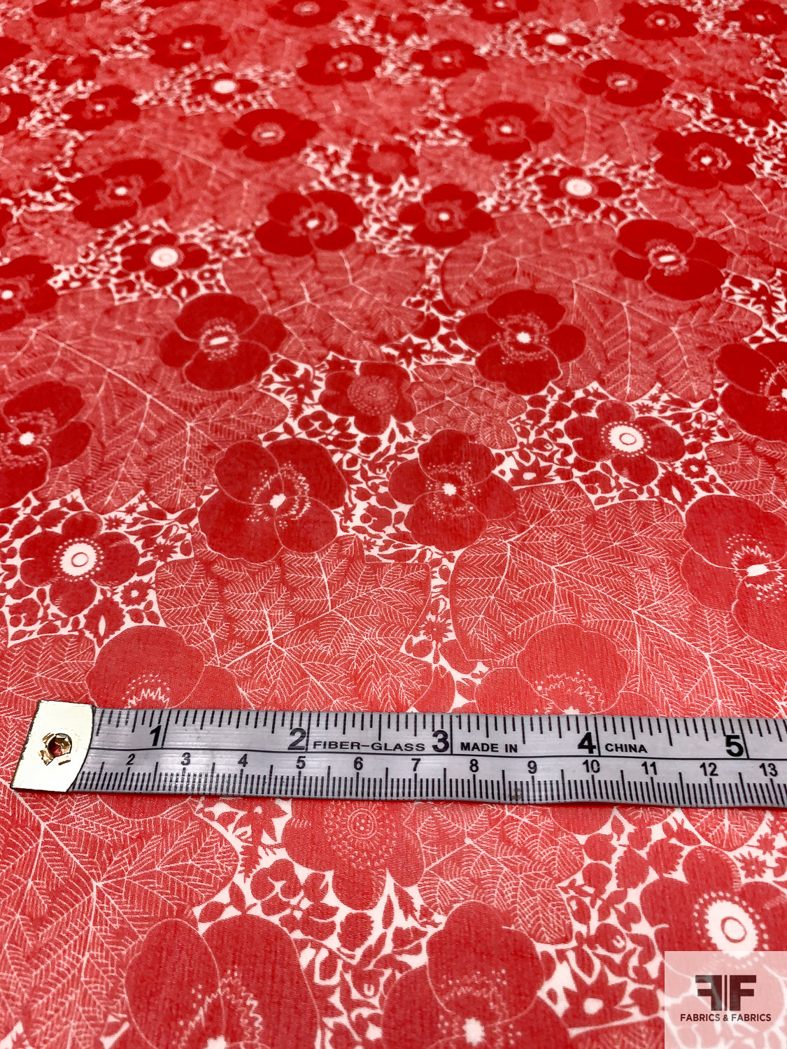New Design Red Small Flowers Pattern Woven 100% Polyester Printed Silk Floral  Chiffon Fabric for Apparel-Dress - China Printed Fabric and Jacquard Fabric  price