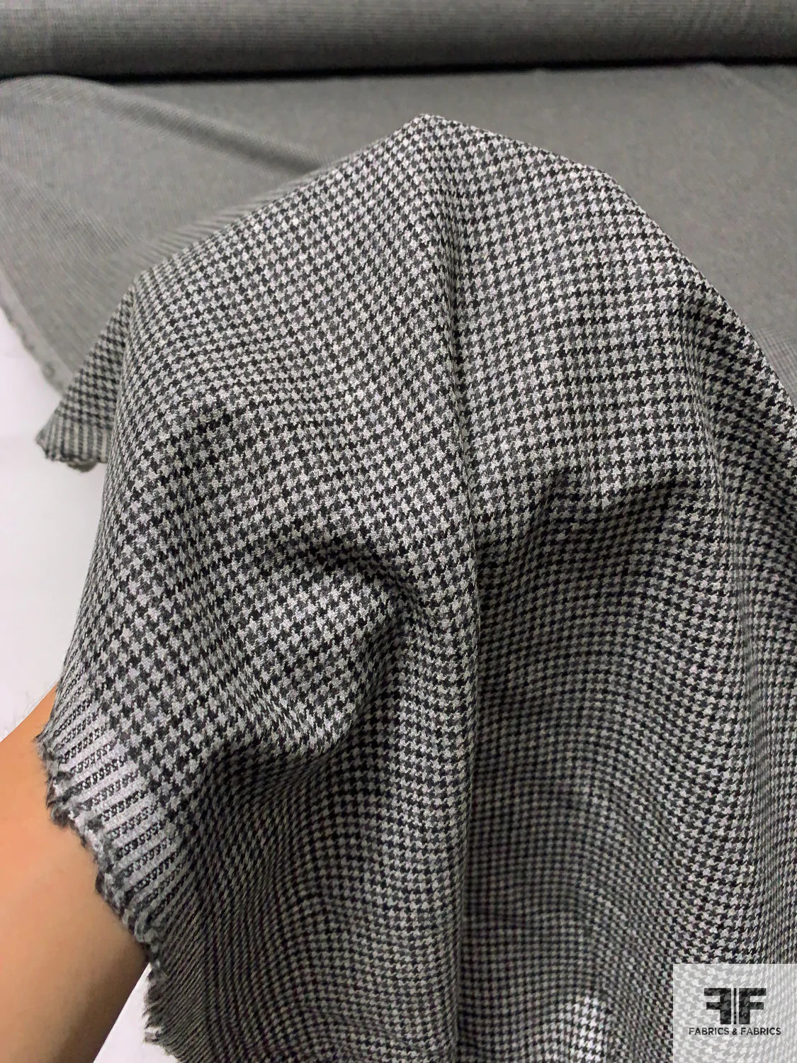 Italian Mini Houndstooth Wool Blend Suiting - Light Grey / Grey / Black