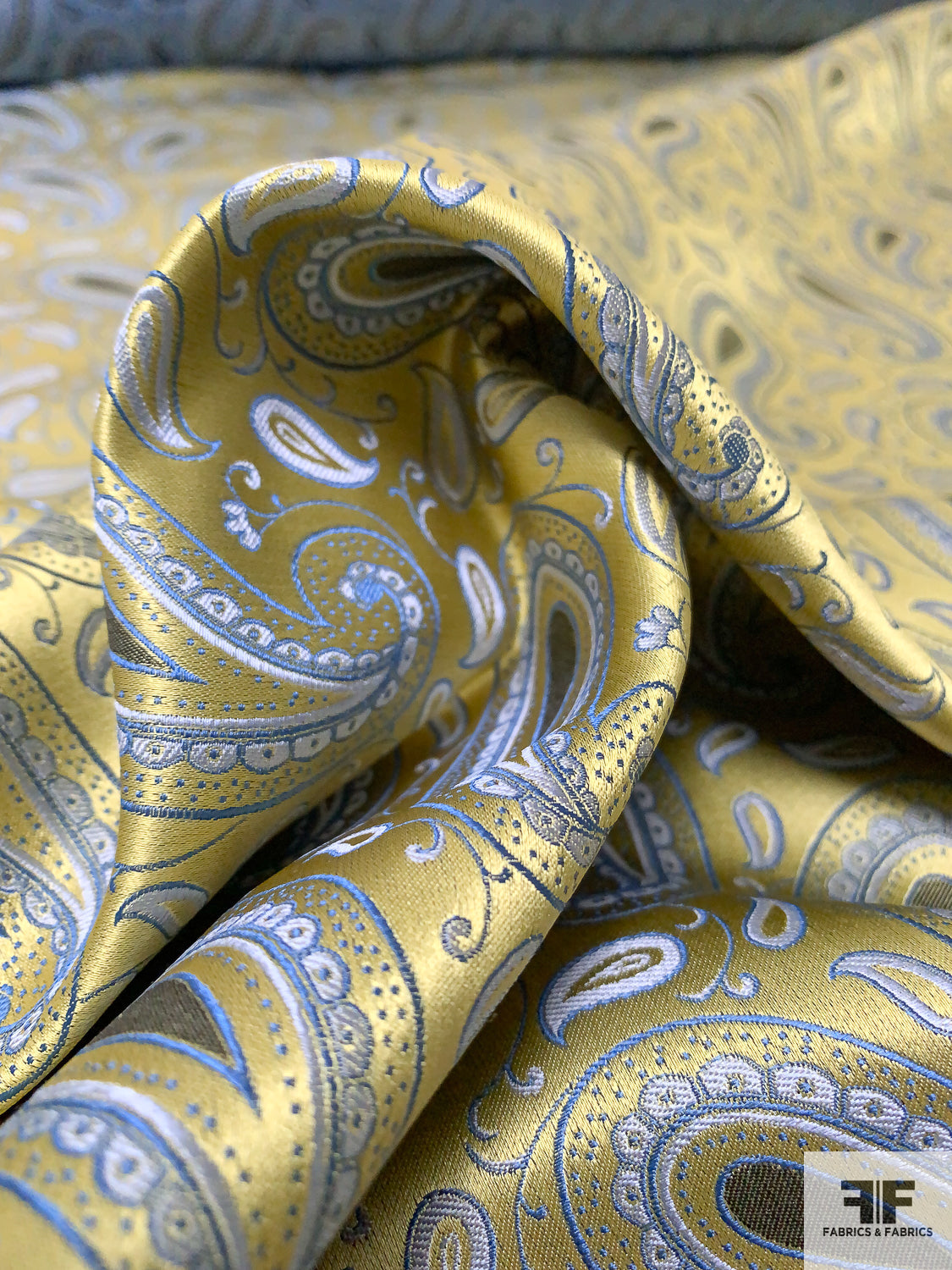 Paisley Silk Necktie Jacquard Brocade - Olive-Gold / Blue / Black