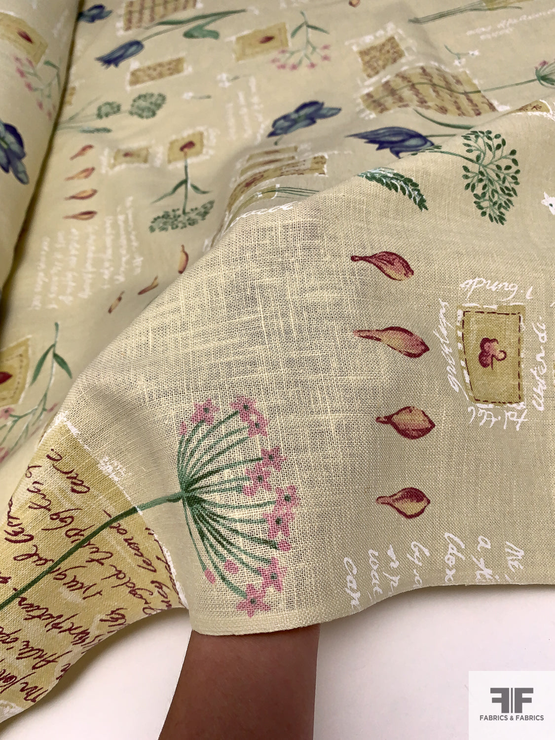 Floral and Script Writing Printed Linen - Cream / Multicolor