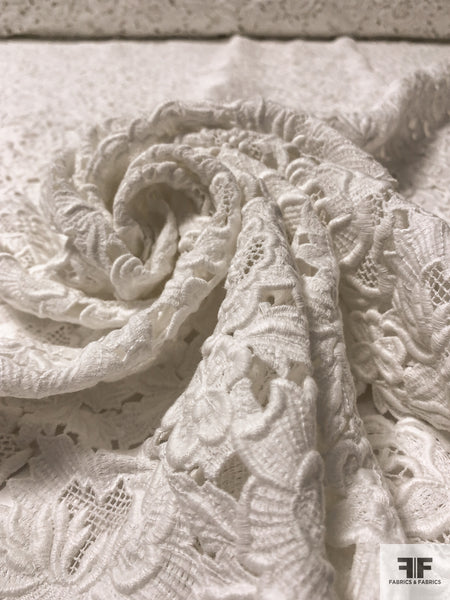 Double-Scalloped Floral Guipure Lace - Off-White | FABRICS & FABRICS ...