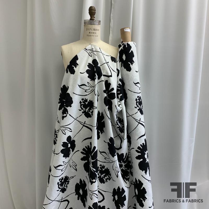 Large-Scale Floral Jacquard Woven Cotton - Black/White | FABRICS & FABRICS Fabrics & Fabrics Large-Scale Floral Jacquard Woven Cotton - Black/White | FABRICS & FABRICS Fabrics & Fabrics