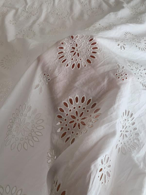 White Cotton Floral Embroidered Eyelet Batiste Fabric by the Yard () White Cotton Floral Embroidered Eyelet Batiste Fabric by the Yard ()