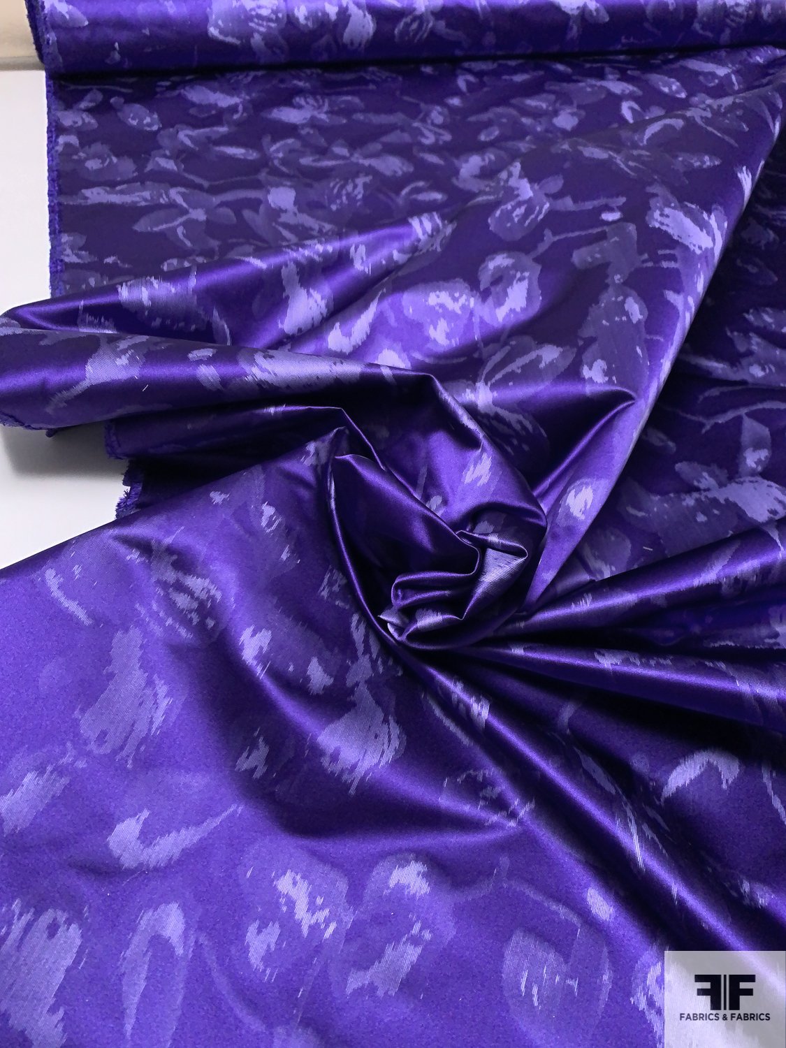 Oscar de la Renta Hazy Floral Printed Silk Satin - Purple / Dusty Light Purple