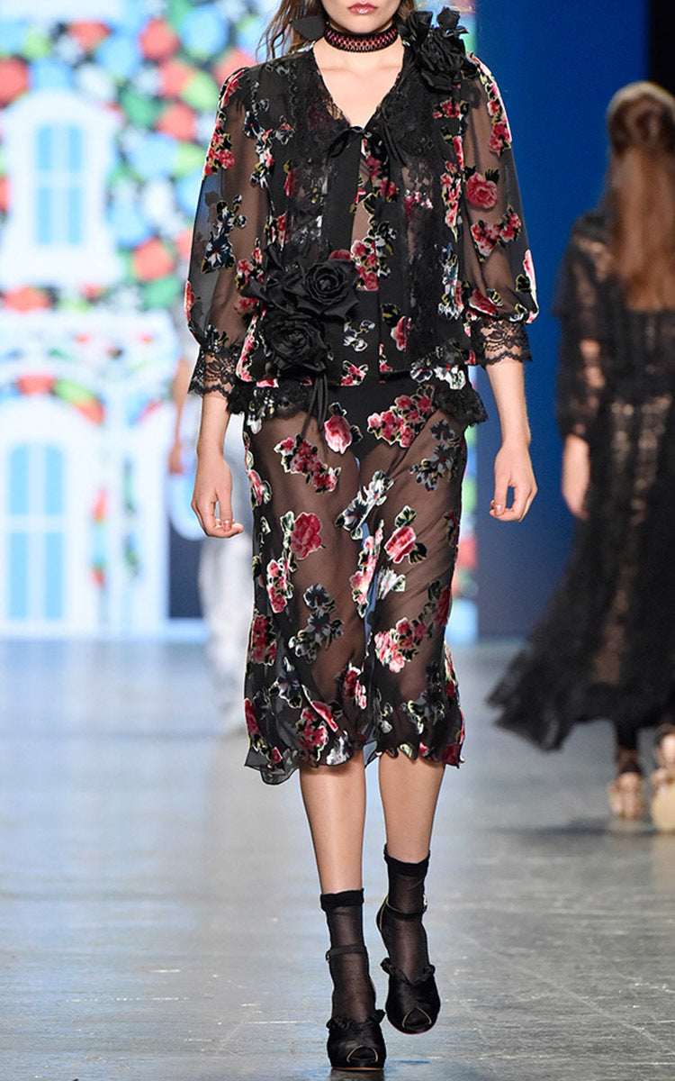 Anna Sui Rose Floral Cut Silk Velvet - Black/Pink/Green Fabrics & Fabrics Anna Sui Rose Floral Cut Silk Velvet - Black/Pink/Green Fabrics & Fabrics